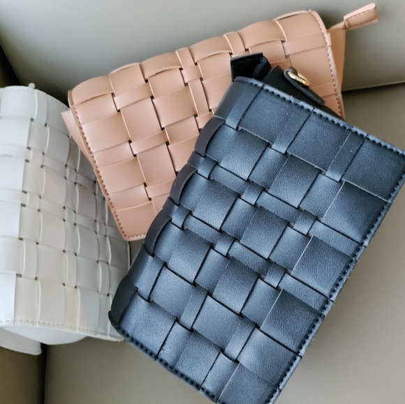 Weaved crossbody bag - Picture 2 of 16